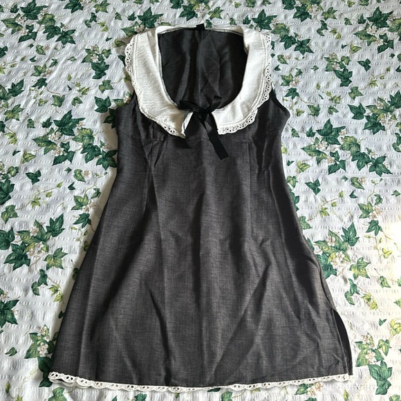 {NIB / NWOT} A-Line Mini Dress with Collar and Bow - Picture 4 of 10